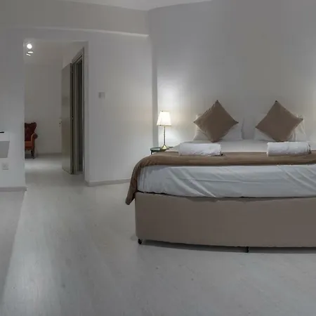 Kings Square * Polis