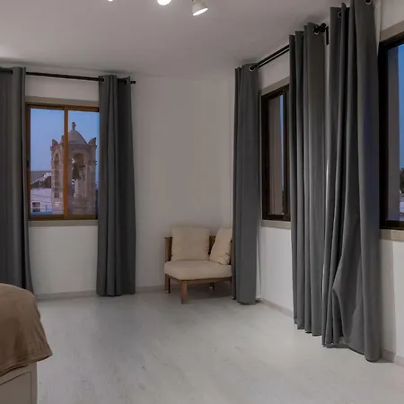 Kings Square Apartment