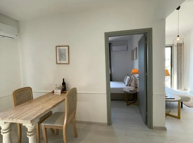 Kings Square * Polis