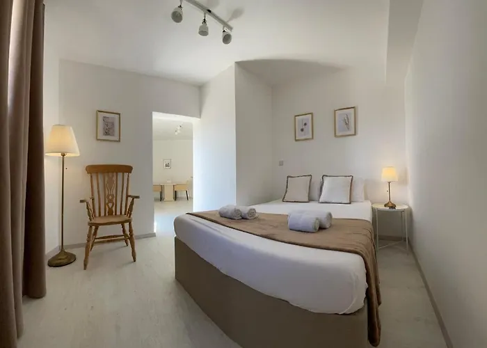 Kings Square Apartamento Polis